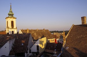 SCENE DE RUE, VILLAGE D'ARTISTES, SZENTENDRE (SAINT-ANDRE), HONGRIE 