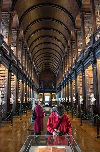 L'ANCIENNE BIBLIOTHEQUE DU TRINITY COLLEGE, LA PLUS ANCIENNE BIBLIOTHEQUE D’IRLANDE, NASSAU STREET, DUBLIN, IRLANDE 