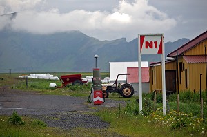 STATION ESSENCE N1 PRES DE LA VILLE COTIERE DE VIK, SUD DE L'ISLANDE, EUROPE, ISLANDE 