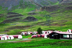 VILLAGE DE PECHEURS DE BALEINE DU FJORD HVALFJORDUR OU FJORD DES BALEINES, DERNIERE STATION BALEINIERE DE L'HEMISPHERE NORD, ISLANDE, EUROPE 