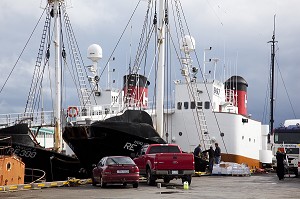 CHASSE A LA BALEINE, NAVIRES BALEINIERS DE KRISTJAN LOFTSSON DANS LE PORT DE REYKJAVIK, ISLANDE, EUROPE 