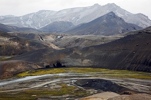 FAILLE DE L'ELDGJA, REGION MONTAGNEUSE DE FJALLABAK QUI ENGLOBE LE LANDMANNALAUGAR ET SES ALENTOURS, AU SUD DU PAYS. LES 47 000 HECTARES DU FJALLABAK ONT ETE CLASSES RESERVE NATURELLE EN 1979, HAUTES TERRES D’ISLANDE, EUROPE 