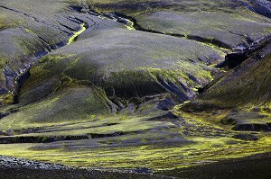 REGION MONTAGNEUSE DE FJALLABAK QUI ENGLOBE LE LANDMANNALAUGAR ET SES ALENTOURS, AU SUD DU PAYS. LES 47 000 HECTARES DU FJALLABAK ONT ETE CLASSES RESERVE NATURELLE EN 1979, HAUTES TERRES D’ISLANDE, EUROPE 