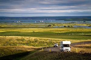 TOURISME DANS LES PAYSAGES VOLCANIQUES D’ISLANDE, EUROPE 