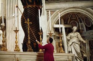 INTERIEUR DE LA BASILIQUE SAINT-PIERRE, BASILICA SAN PIETRO, ROME 