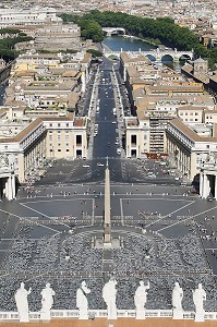 PIAZZA SAN PIETRO, PLACE SAINT PIERRE, VUE DU DOME DE LA BASILIQUE, ROME 