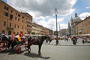CALECHE PIAZZA NAVONA, ROME 
