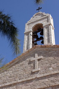 CLOCHER DE L'EGLISE ORTHODOXE GRECQUE DE SAINT-GEORGES, ROUTE DES ROIS, MADABA, JORDANIE 