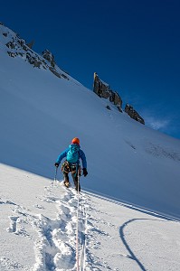 ALPINISME EN HAUTE MONTAGNE, MASSIF DU MONT-BLANC, CHAMONIX-MONT-BLANC, HAUTE-SAVOIE (74), FRANCE 