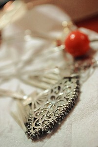 EPINGLE DECOREE (KANZASHI) EN ARGENT, UTILISEE POUR LA COIFFURE DES GEISHAS, KYOTO, JAPON, ASIE 