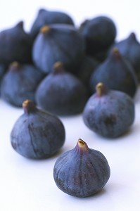 FIGUES ROUGES, FRUIT RICHE EN VITAMINE B3 ET EN FIBRES, TRES ENERGETIQUE EN FRUIT SEC 