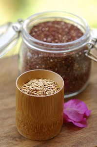GRAINES DE LIN ET DE QUINOA BIO RICHES EN PROTEINES, FER, CALCIUM, VITAMINE B ET E ET SURTOUT EN ACIDES AMINES 