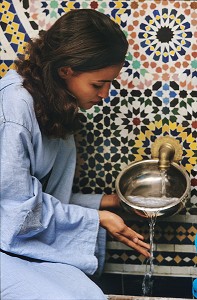 BEAUTE ET SOINS DU CORPS, TRADITIONS DU MAROC 