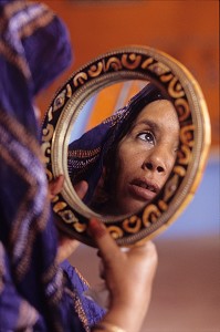 BEAUTE ET SOINS DU CORPS, TRADITIONS DU MAROC 