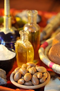 BEAUTE ET SOINS DU CORPS, TRADITIONS DU MAROC 