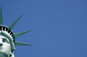 GROS PLAN SUR UNE MOITIE DE VISAGE DE LA STATUE DE LA LIBERTE, LIBERTY ISLAND, PORT DE NEW YORK CITY, ETAT DE NEW YORK, ETATS-UNIS 