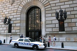ENTREE PRINCIPALE DE LA BANQUE CENTRALE DES ETATS-UNIS, RESERVE FEDERALE, LIBERTY STREET, FINANCIAL DISTRICT, DOWNTOWN, MANHATTAN, NEW YORK CITY, ETAT DE NEW YORK, ETATS-UNIS 
