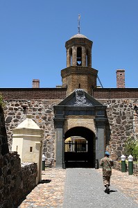 ENTREE DU CHATEAU DE BONNE-ESPERANCE FONDE PAR LA COMPAGNIE NEERLANDAISE DES INDES AU 17EME SIECLE, LE CAP, PROVINCE DU CAP OCCIDENTAL, AFRIQUE DU SUD 