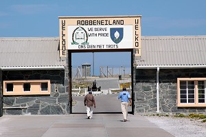 PORCHE D'ENTREE DE L'ANCIENNE PRISON OU NELSON MANDELA FUT EMPRISONNE PENDANT L'APARTHEID, ILE DE ROBBEN ISLAND, BAIE DU CAP, PROVINCE DU CAP OCCIDENTAL, AFRIQUE DU SUD 