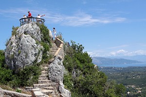 BELVEDERE PANORAMIQUE OU TRONE DU KAISER, AMENAGE PAR GUILLAUME II, PELEKAS, ILE DE CORFOU, GRECE 
