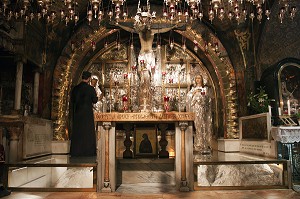 GOLGOTHA, LIEU DE LA CRUCIFIXION DE JESUS CHRIST, ENGLOBE DANS UNE CHAPELLE GRECQUE ORTHODOXE, INTERIEUR DE LA BASILIQUE DU SAINT-SEPULCRE, VIEILLE VILLE DE JERUSALEM, ISRAEL 