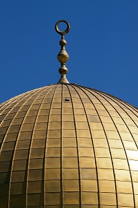 SOMMET DE LA COUPOLE DOREE DU DOME DU ROCHER, SANCTUAIRE EDIFIE SUR L'ESPLANADE DES MOSQUEES (HARAM AL-SHARIF), MONT DU TEMPLE, VIEILLE VILLE DE JERUSALEM, ISRAEL 