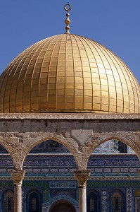 SOMMET DE LA COUPOLE DOREE DU DOME DU ROCHER, SANCTUAIRE EDIFIE SUR L'ESPLANADE DES MOSQUEES (HARAM AL-SHARIF), MONT DU TEMPLE, VIEILLE VILLE DE JERUSALEM, ISRAEL 