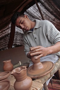 ATELIER DE POTERIE, TERRES D'AMANAR, TAHANAOUTE, AL HAOUZ, MAROC 