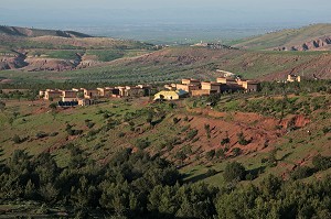 ECO-LODGES CONCUS DANS LA PURE TRADITION BERBERE AVEC UN SOUCI DE CONFORT ET DE RESPECT DE L'ENVIRONNEMENT, DOMAINE DE TERRES D'AMANAR, TAHANAOUTE, AL HAOUZ, MAROC 