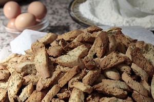 PETITS BISCUITS MAROCAINS AUX EPICES, TERRES D’AMANAR, TAHANAOUTE, AL HAOUZ, MAROC 