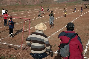 MATCH DE FOOTBALL, DOMAINE DE TERRES D’AMANAR, TAHANAOUTE, AL HAOUZ, MAROC 