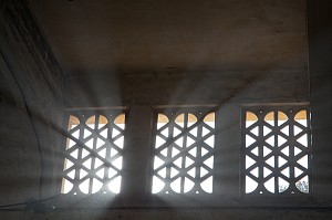 MOUCHARABIEH, ARCHITECHTURE TRADITIONNELLE ARABE, SITE DESAFFECTE DES ABATTOIRS DE CASABLANCA, FRICHE URBAINE EN BETON ARME, HERITAGE DU MARECHAL LYAUTEY, MAROC 