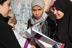 ETUDIANTES PARTICIPANT A LA TROISIEME EDITION DU CONCOURS ERGAPOLIS QUI CONSISTE A REAMENAGER LES ANCIENS ABATTOIRS DANS UN SOUCI DE DEVELOPPEMENT DURABLE, CASABLANCA, MAROC, AFRIQUE