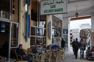 CAFE AUX DEUX MAGOTS, AVENUE HASSAN II, CASABLANCA, MAROC, AFRIQUE 