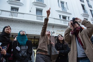 VISITE GUIDEE DE LA VILLE POUR LES ETUDIANTS PARTICIPANT A LA TROISIEME EDITION DU CONCOURS ERGAPOLIS QUI CONSISTE A REAMENAGER LES ANCIENS ABATTOIRS DANS UN SOUCI DE DEVELOPPEMENT DURABLE, BOULEVARD MOHAMMED V, CASABLANCA, MAROC, AFRIQUE
