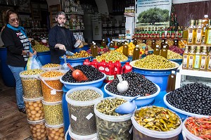 MARCHE AUX OLIVES, COMMERCES DU QUARTIER DES HABOUS, NOUVELLE MEDINA DE CASABLANCA, MAROC 