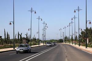 NOUVELLE AVENUE PRINCIPALE DE LA VILLE, MARRAKECH, MAROC 