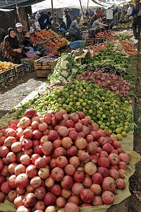 FRUITS ET LEGUMES, MARCHE BERBERE D’ASNI, HAUT-ATLAS, MAROC 