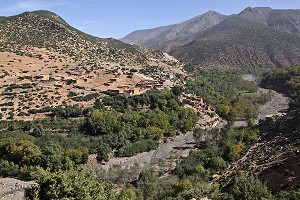 VILLAGE BERBERE DE ARG, HAUT-ATLAS, MAROC 