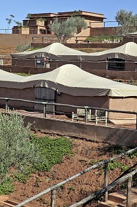 LES TENTES LODGES, CONCUES DANS LA PURE TRADITION BERBERE AVEC UN SOUCI DE CONFORT ET DE RESPECT DE L'ENVIRONNEMENT, DOMAINE DE TERRES D’AMANAR, TAHANAOUTE, AL HAOUZ, MAROC 