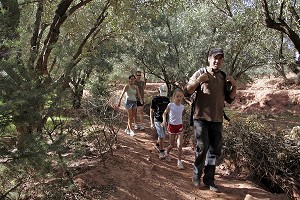 RANDONNEE PEDESTRE DANS LE DJEBEL KLELOUT, AL HAOUZ, MAROC 