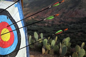 TIR A L'ARC, ACTIVITE SPORTIVE DU DOMAINE DE TERRES D’AMANAR, TAHANAOUTE, AL HAOUZ, MAROC 