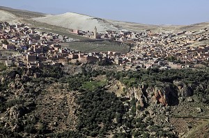 VILLE DE PELERINAGE DE MOULAY BRAHIM, DU NOM DU CELEBRE MARABOUT QUI Y HABITE, VALLEE D'ASNI, PLATEAU DU KIK, HAUT-ATLAS, MAROC 