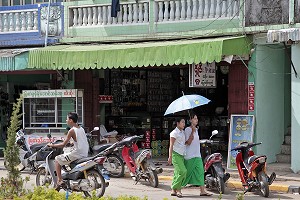 SCENE DE RUE, KAWTHAUNG, MYANMAR, BIRMANIE 