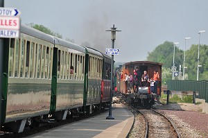 TRAIN TOURISTIQUE A VAPEUR DE LA BAIE DE SOMME, FRANCE 
