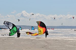 SPORTS DANS LA BAIE DE SOMME, FRANCE 