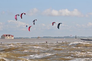 SPORTS DANS LA BAIE DE SOMME, FRANCE 