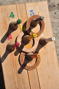 JEUX TRADITIONNELS ANCIENS, PICARDIE, FRANCE 