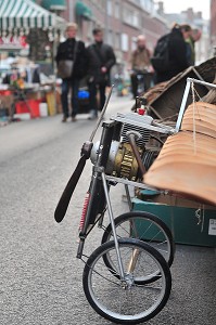 REDERIE TRADITIONNELLE OU BROCANTE, AMIENS, SOMME (80), FRANCE 