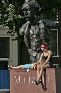 SCULPTURE DE MULTATULI, SINGEL ET MOLSTEEG, AMSTERDAM, PAYS-BAS 